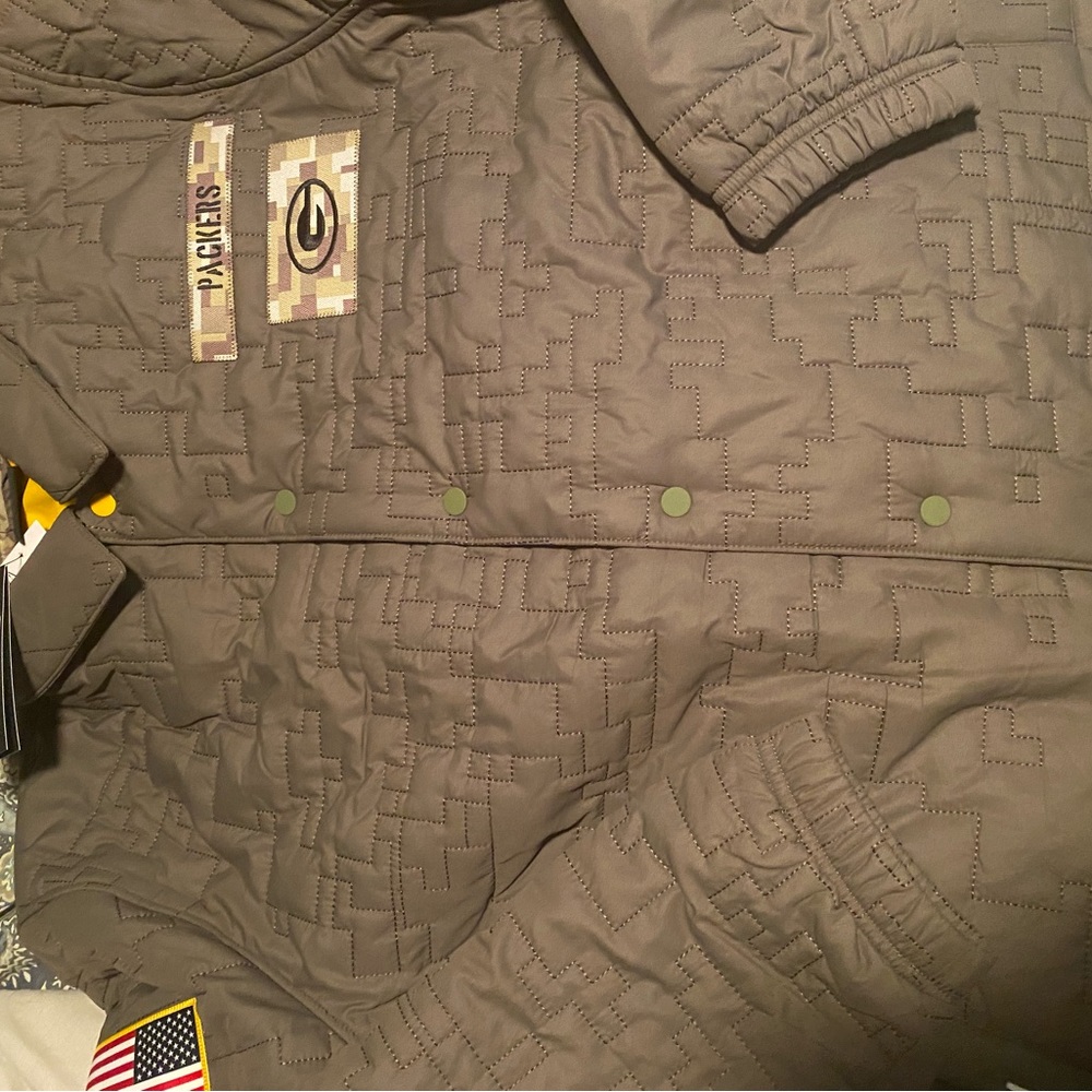 Nike Woman’s snap up military windbreaker Green Bay Packers side line gear